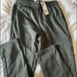 Men’s Adidas warm up pant